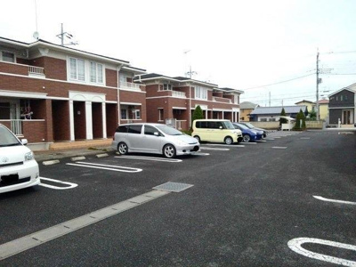 【駐車場】 | ラフィーネＢ