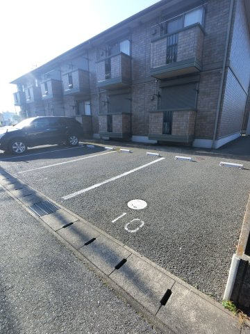 プレジールⅡの駐車場