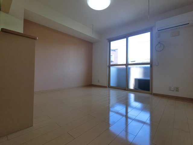 プレジールⅡの居間・リビング