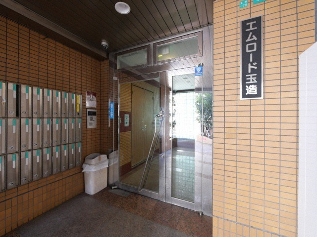 エムロード玉造のロビー