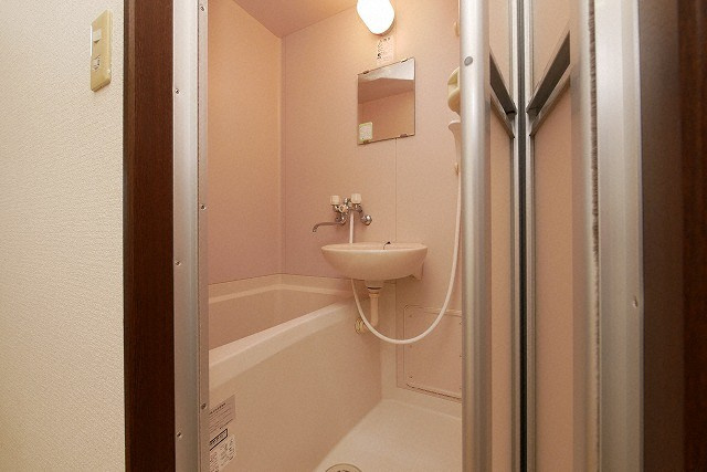 エムロード玉造の浴室