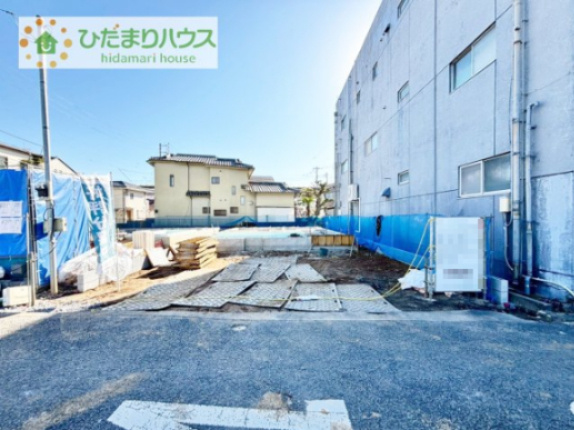【駐車場】 | 土浦市中央3期　新築戸建　1号棟 | 時間がない時もらくらくと車の出し入れができる並列駐車場を完備！！