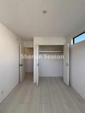 【収納】 | 各居室にクローゼットが備わり、お部屋ごと荷物がスッキリ片付きます。