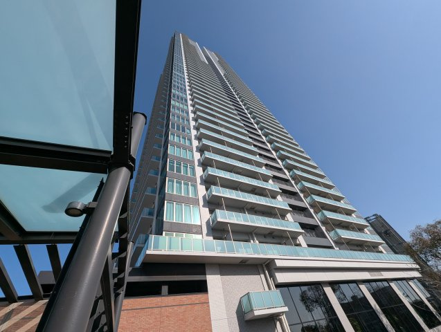 シエリアタワー千里中央の外観