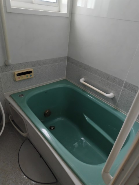 ６４０７０　岐阜市粟野西中古戸建ての浴室