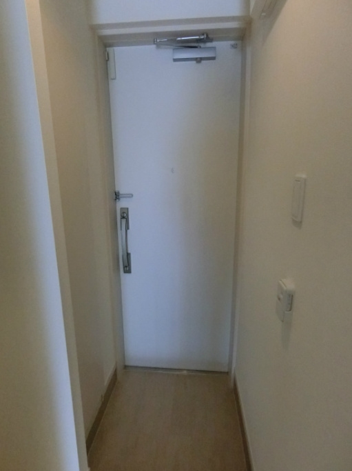 リブリ所沢上安松の玄関