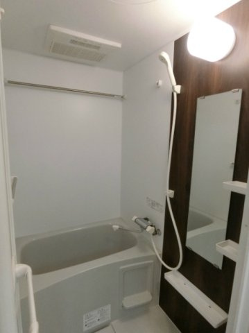 リブリ所沢上安松の浴室