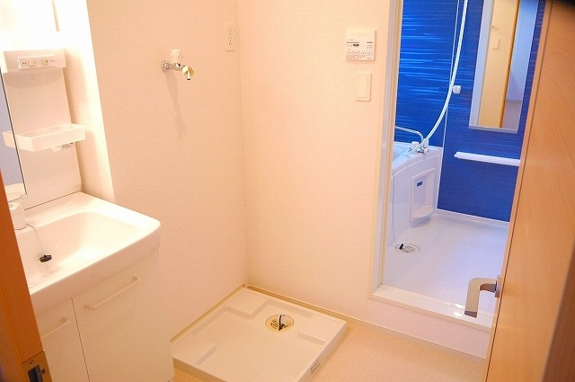 カーサ　ルミノーザの洋室|広々とした洋室です