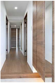 リーベン江波南の玄関