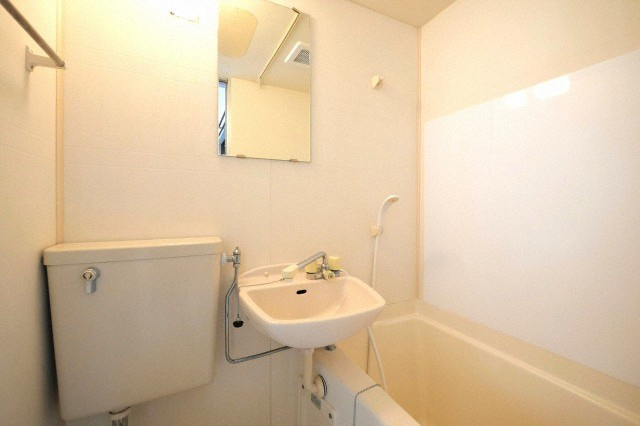 ハイコート堀江の浴室