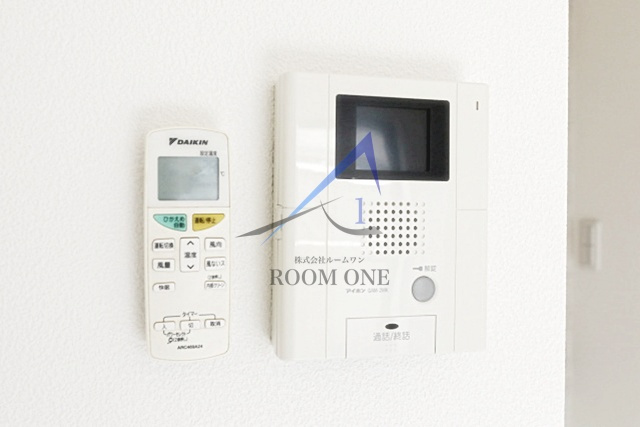 スカイコート多摩川壱番館のセキュリティ|モニター付きインターホンです。