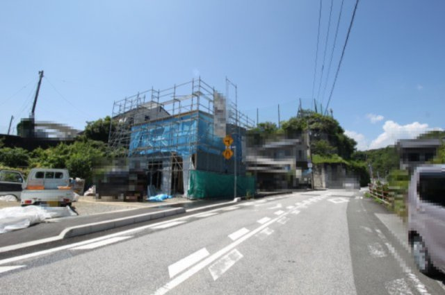 高知市口細山　新築戸建　１号地（全5区画）　の前面道路含む現地写真