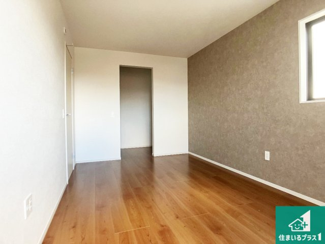 姫路市飾磨区構　第1期　新築一戸建ての洋室|シンプルな洋室は、自分好みのインテリアが楽しめます♪ご家族とインテリアや家具を選びに行くのは新築購入時の醍醐味の一つです。ぜひお楽しみください♪