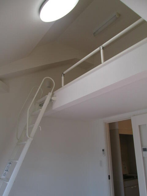 【内装】 | キノラウ妙蓮寺 | ロフトへ上がる梯子部分です。