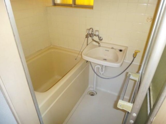 メゾンソレイユの洗面所