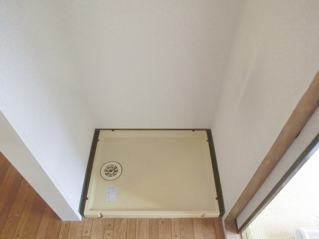 プチメゾントシの内装|室内洗濯機置き場。