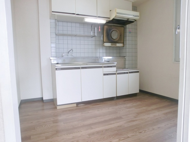 プチメゾントシの居間・リビング|キッチンスペース。