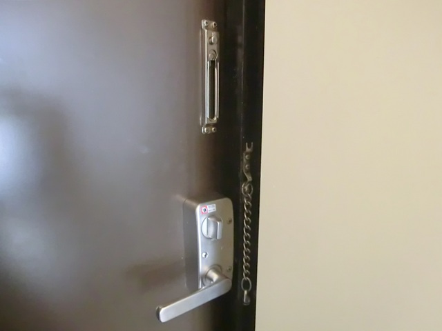 プチメゾントシのセキュリティ|ドアチェーン完備。