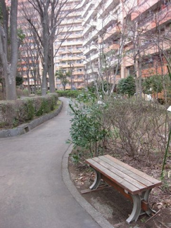 【その他共用部分】 | 5号棟目の前の遊歩道