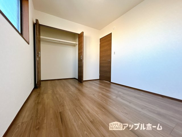 【新築住宅】熊谷市石原 第6期の洋室|２階居室は全室収納あり！たっぷりある収納活用でお部屋もキレイを保てます♪