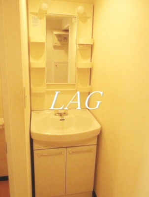 【洗面所】 | グローリア野方 | 洗面台です。