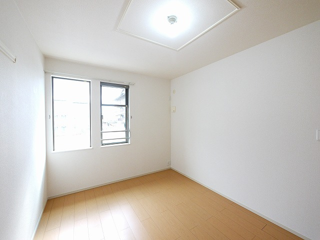 アルカンシエルⅡの寝室|落ち着いた色調の寝室です