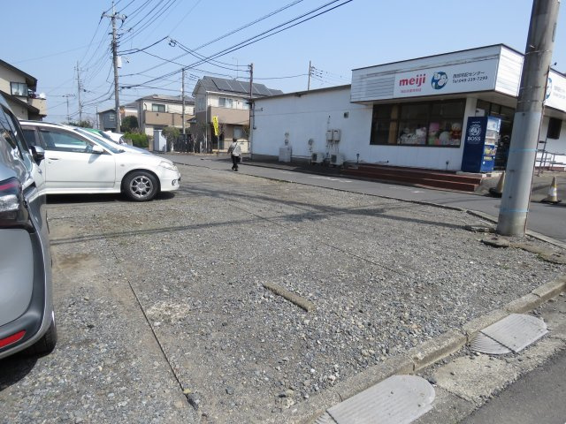 山王荘3の駐車場