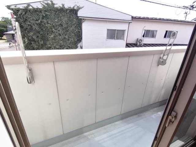 クレフラスト苦竹駅北のバルコニー