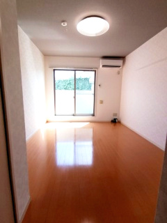 クレフラスト苦竹駅北の居間・リビング