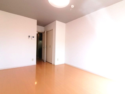 クレフラスト苦竹駅北の居間・リビング