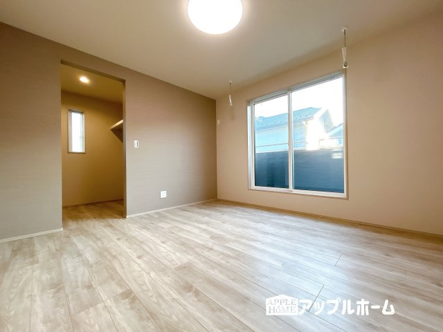 【新築住宅】熊谷市石原 第4期の洋室|居室は全室収納あり！たっぷりある収納活用でお部屋もキレイを保てます♪