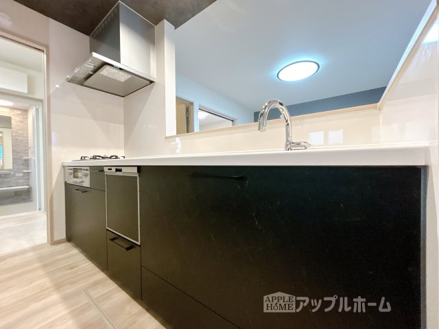 【新築住宅】熊谷市石原 第4期のその他|キッチンの収納も充実☆食洗器完備で家事も楽々♪生活の質が向上すること間違いなしの充実設備です。