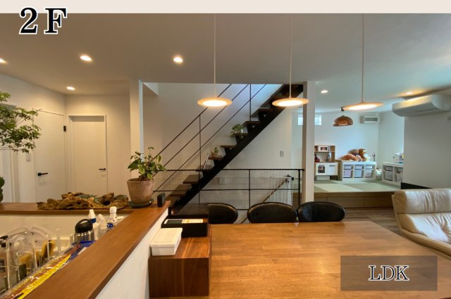 豊中市上野西２丁目　中古戸建の居間・リビング