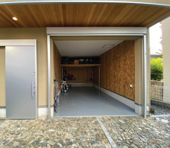 豊中市上野西２丁目　中古戸建の駐車場