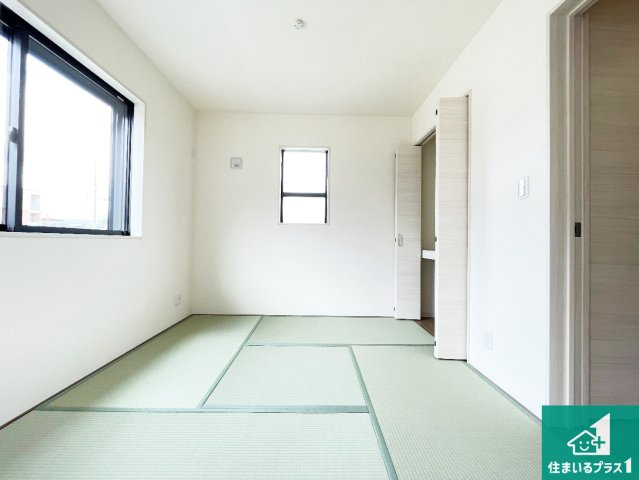 ●29(土)30(日)現地案内可能！　大和郡山市矢田町　ラスト1邸の和室|一室あると便利な和室は客間としてだけでなく、小さなお子様のプレイルームや食後のくつろぎスペースとしてもご利用いただけます。収納もついていますので大活躍間違いなし！