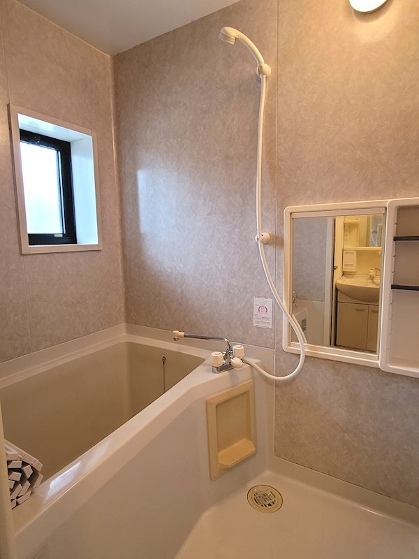 メゾン　ド　ボヌールの浴室