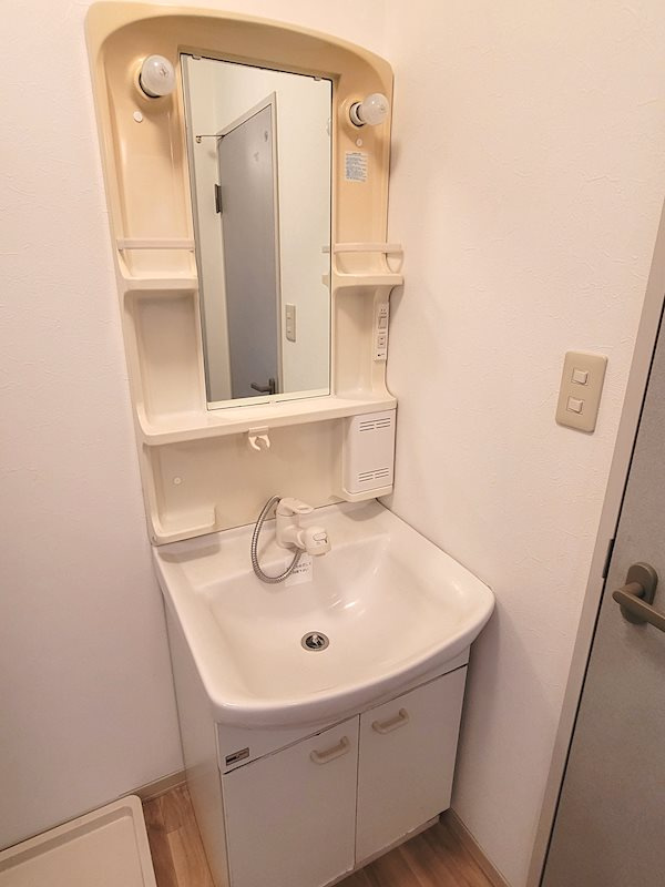 メゾン　ド　ボヌールの洗面所