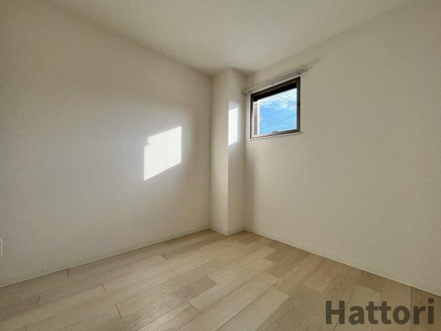 フィユフラッツ豊津リュクス　仲介手数料無料の居間・リビング