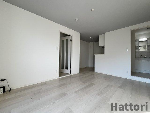 フィユフラッツ豊津リュクス　仲介手数料無料の居間・リビング