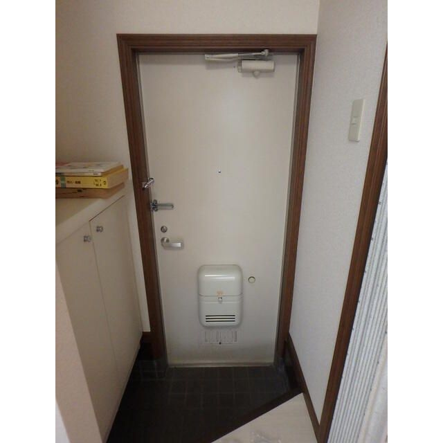 フロンティアⅠＣ棟の玄関