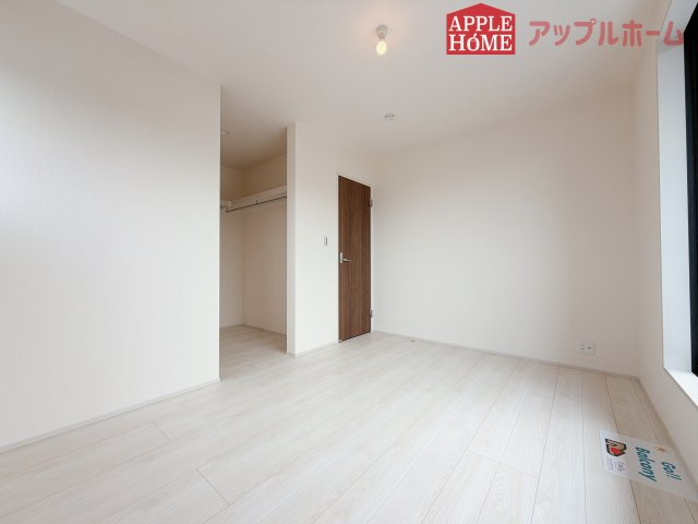 【新築住宅】熊谷市末広 第5 全2棟の洋室|２階居室は全室収納あり！たっぷりある収納活用でお部屋もキレイを保てます♪