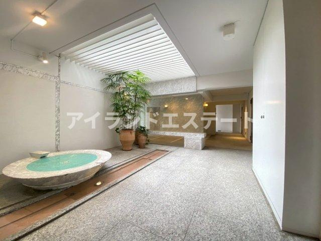 SOCIETY KAKINOKIZAKA ANNEX　敷地内駐車場有　オートロック　ファミリー向けのロビー