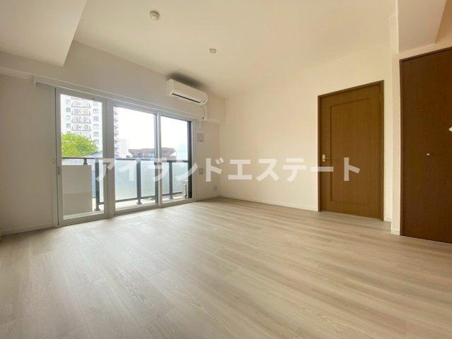 SOCIETY KAKINOKIZAKA ANNEX　敷地内駐車場有　オートロック　ファミリー向けの居間・リビング