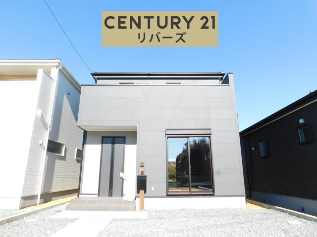 愛西市諸桑町郷城の新築一戸建の外観|☆ラスト１棟☆　　新価格！！いつでもご案内出来ます♪（お問合せ当日、平日、水曜、夜間でもＯＫ）　敷地６１．９１坪！　南向き、陽当たり良好！！　駐車最大６台ＯＫ！　広い庭付き♪
