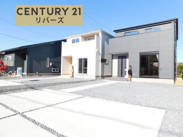 愛西市諸桑町郷城の新築一戸建の外観|☆２号棟☆　　新価格！！いつでもご案内出来ます♪（お問合せ当日、平日、水曜、夜間でもＯＫ）　敷地６１．９１坪！　南向き、陽当たり良好！！　駐車最大６台ＯＫ！　広い庭付き♪