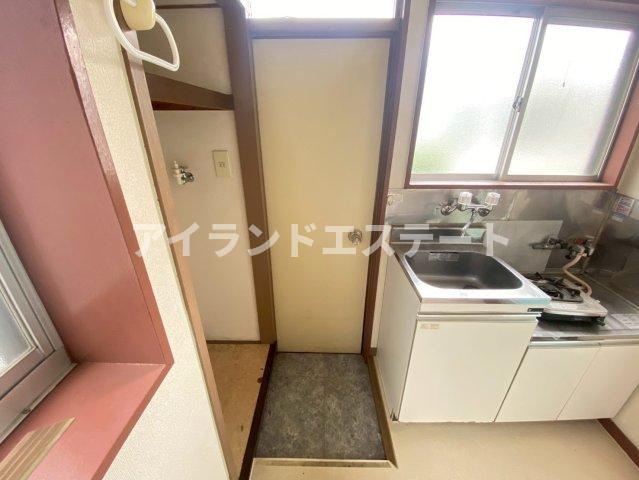 エビネハイツ　敷金0　礼金0　室内洗濯機置場　バストイレ別の玄関