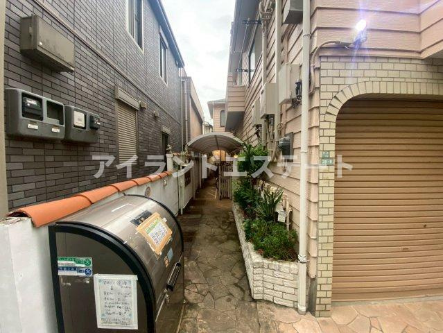 かとれや荘　礼金0　女性限定　ペット相談可のエントランス