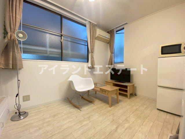 かとれや荘　礼金0　女性限定　ペット相談可の居間・リビング