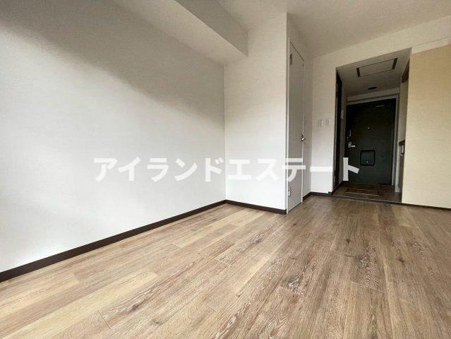 セビリア駒場　駅近　室内洗濯機置場　バストイレ別の居間・リビング