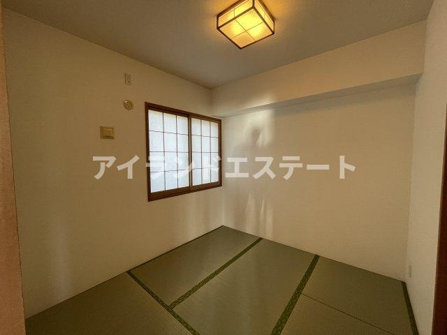 ジェイパーク駒沢大学ルミナヴェール　分譲　3方角部屋　ルーフバルコニーの寝室